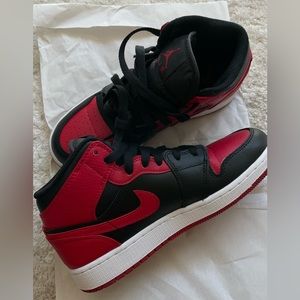Jordan 1 mid banned